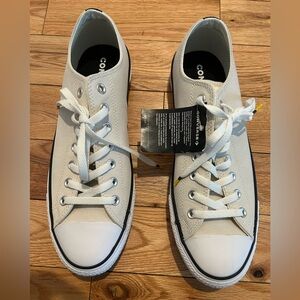 Converse sneakers. Men’s size 11. NWT